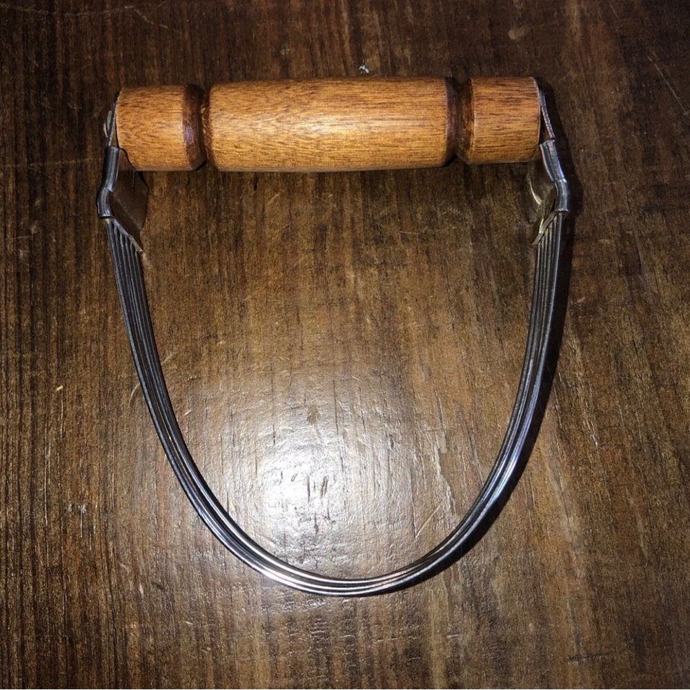 Vintage Bonny pastry cutter